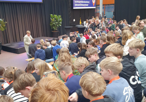 Groevenbeek Putten leerjaar 2 bezoekt Deltion Discover