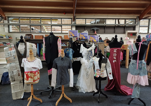 Verhalendragers: presentatie modeproject in de kringloopwinkel