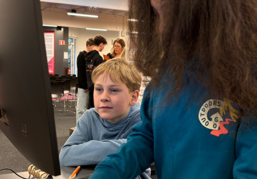 Leerjaar 1 Groevenbeek Putten bezoekt de bibliotheek