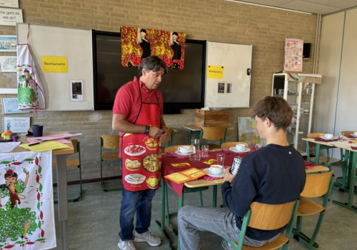 ¡Bienvenidos al pueblo español, alumnos!